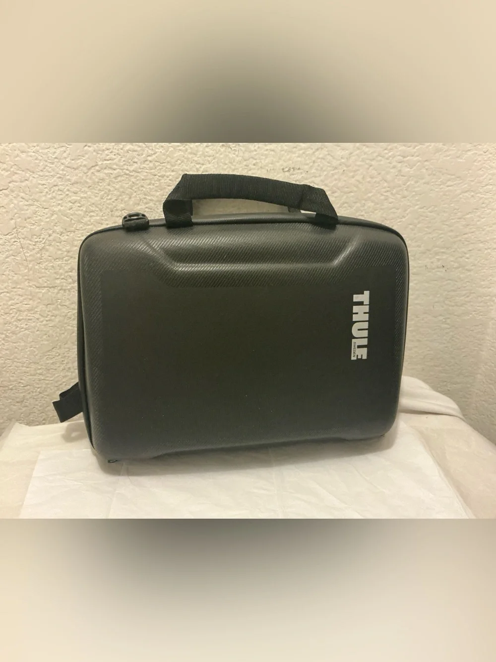 Thule Black Protective Hard Case with Top Handle Sweden Laptop Carrying Case